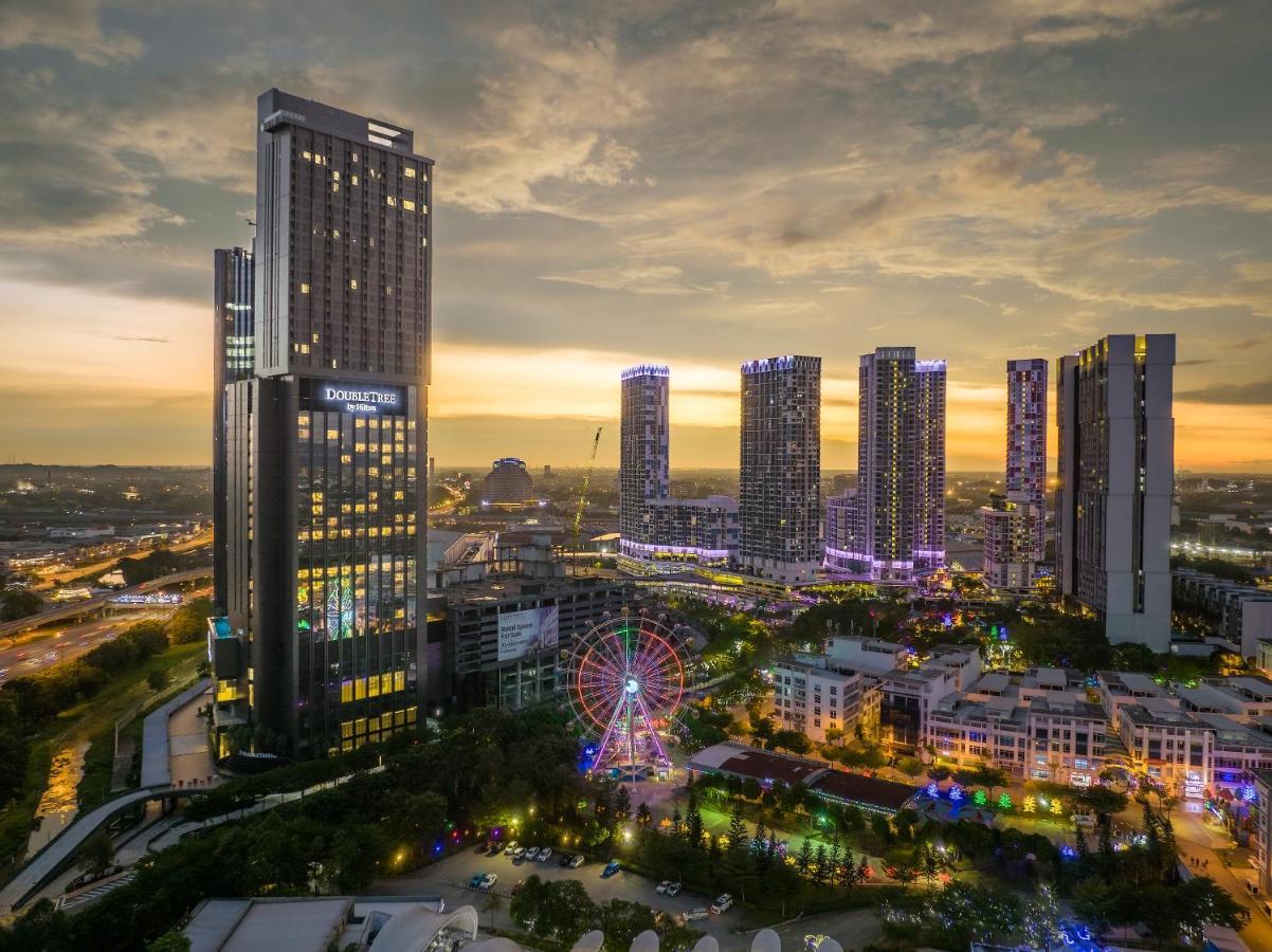 Doubletree By Hilton Shah Alam I-City Exterior foto Vincom Center