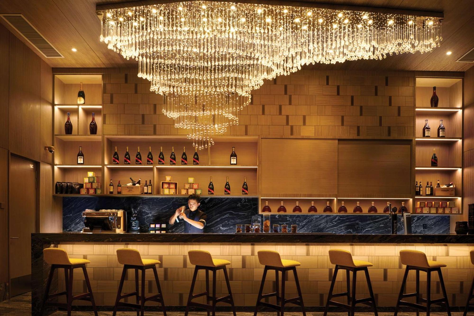 Doubletree By Hilton Shah Alam I-City Exterior foto The bar at the lobby