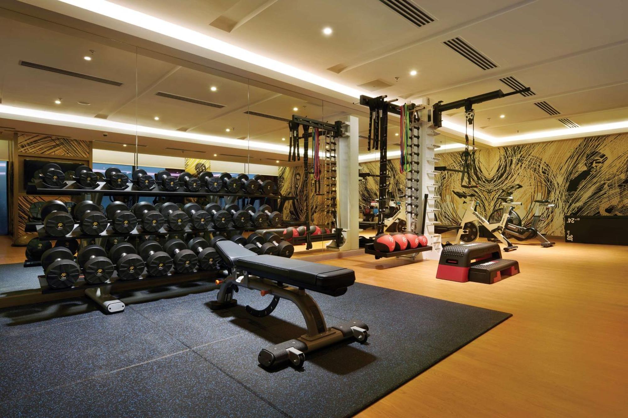 Doubletree By Hilton Shah Alam I-City Exterior foto The gym at The Landmark